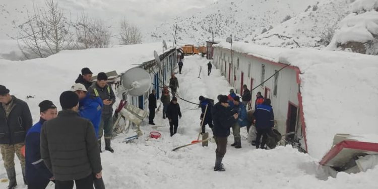 Ала-Букада кар көчкүнүн алдынан чыгарылган кызматкерлердин абалы айтылды