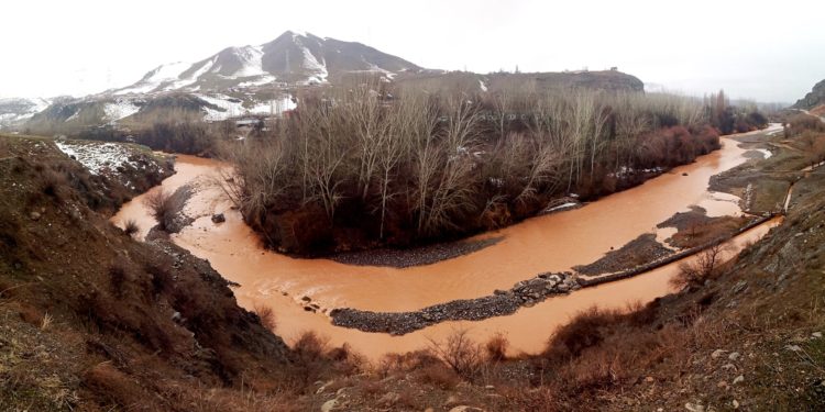 Ош шаарынын тургундары селдин жүрүшүнөн улам таза суусуз калышты