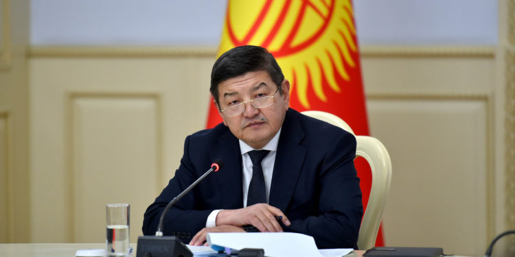 «Эмне иш кылып жатышат?». Акылбек Жапаров экономика министринин орун басарларын кыскартуу керектигин айтты