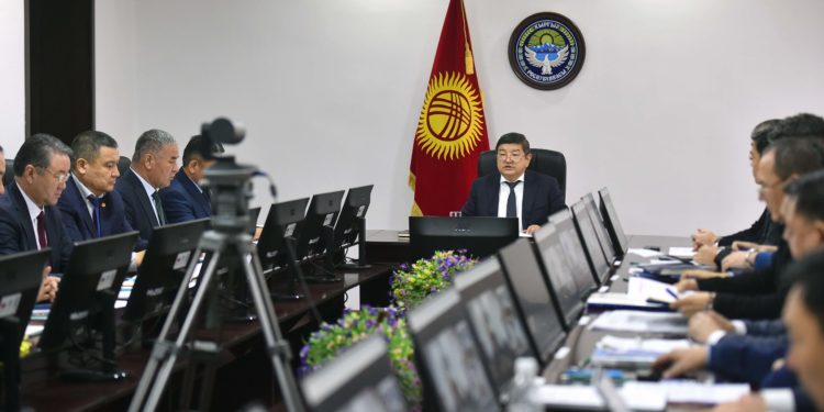 Акылбек Жапаров: «Баткенде мал-жаны жоголуп, уурдалгандардын тизмеси такталсын»