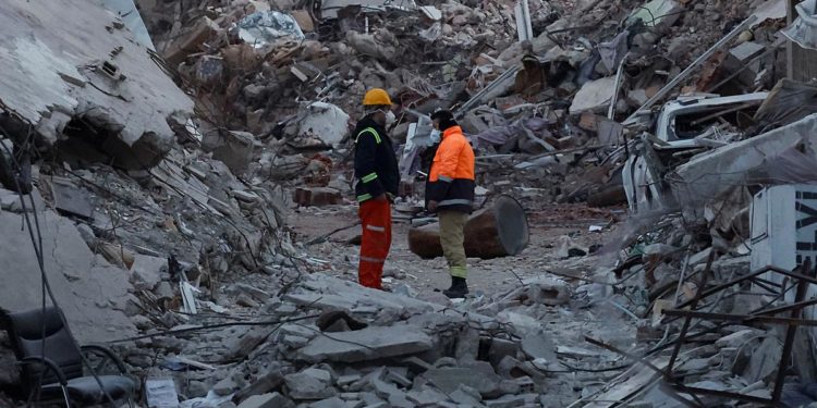 «Кыргыз куткаруучулары 296 сааттан кийин үч кишини куткарды!». Султан Раев шашылыш кабар бөлүштү