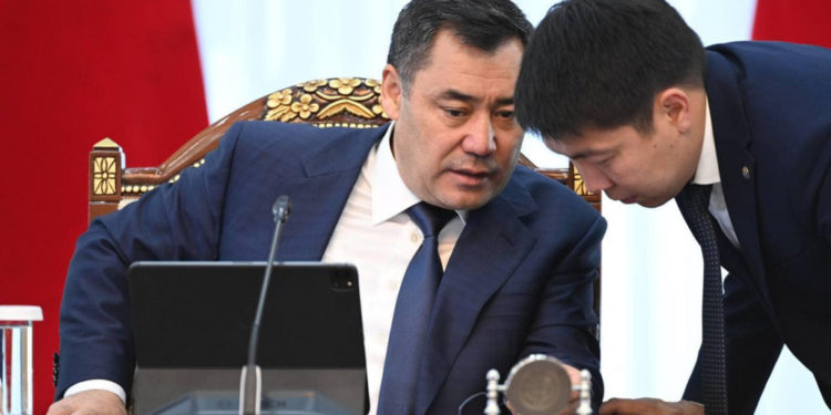 Эрбол Султанбаев: «Атамбаев башкарган кезде позитивдүү учурлар болгонун унутпашыбыз керек»