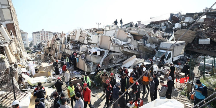 Түркиядагы жер титирөөдө каза болгон кыргызстандык келиндин 37 жашта экени маалым болду