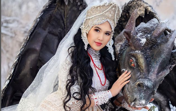 Айгерим Расул кызы өзгөчө образдары менен күйөрмандарын таң калтырып жатат