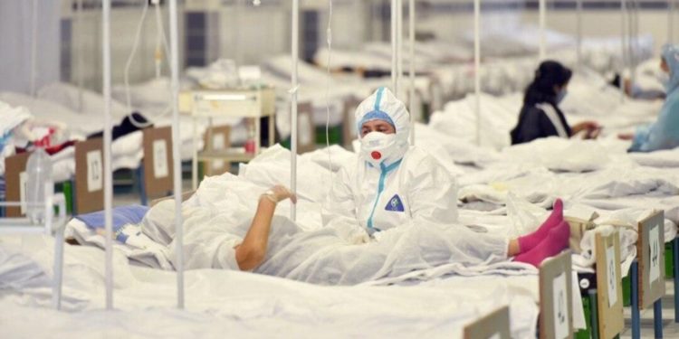 Кыргызстанда коронавируска чалдыккан 7 адамдын бешөөсү ооруканада