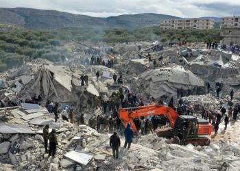 Түркия менен Сириядагы жер титирөөдөн каза болгондордун саны 49 миңге жетти