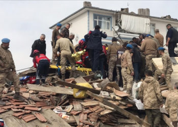 Түркиядагы кайрадан жер титирөөдөн канча адам жаракат алганы маалымдалды