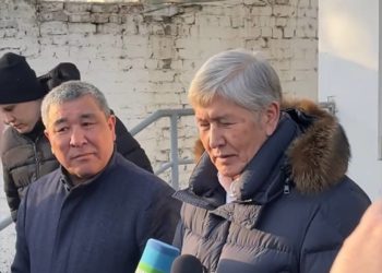 Алмазбек Атамбаев: «Сооронбай Жээнбековду Кудай жазалап жатат»