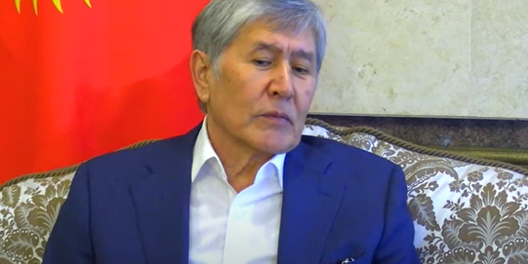 Алмазбек Атамбаев: «Мага Сокеге окшоп резиденцияда эмес, түрмөдө отурган жеңил болчу»