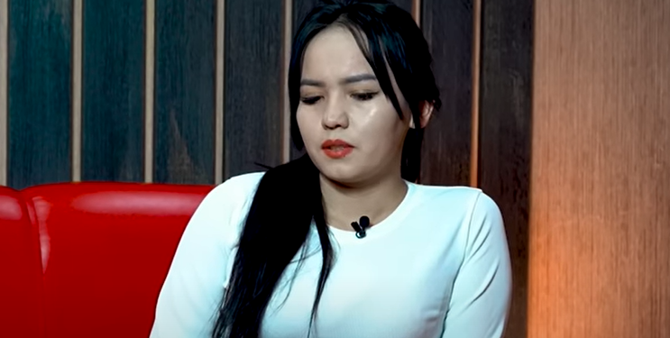 Мотуевдин үстүнөн арыз жазган кыз: «Арыз жазууга аялы үгүттөп, күйөөм унаасын сатат, акчасын тең бөлүп алабыз деген»