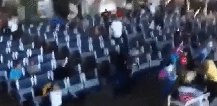 Тажикстандагы 7 баллдык жер титирөө камерага түшүп калган (видео)