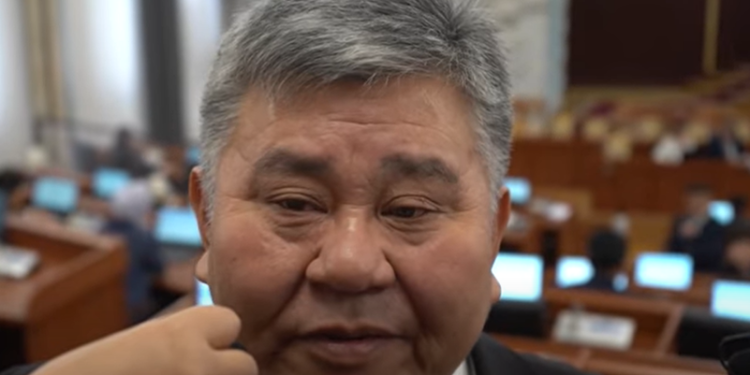 Элмурза Сатыбалдиев: «Бакиевге чыгарылган өкүмдөрдүн баары мыйзамсыз»