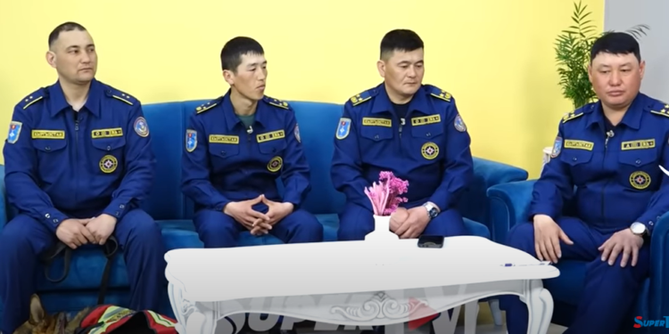 Түркиядан келген куткаруучу: «Бир нече бөлүккө бөлүнүп кеткен жансыз денелерди алып чыгып жаттык»