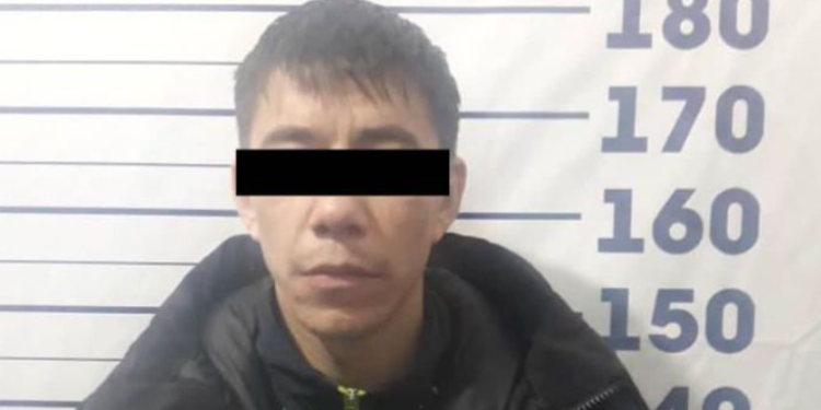 Бишкекте аялы менен наристесин сабаган шектүү кармалды