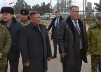 Кыргыз менен тажик тарап жолугуп, 3 маселени макулдашышты