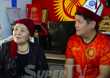 Актёр Алтын Бердигуловдун апасы: «Келиним «тийбесем өлөм» деп жүрүп, балама турмушка чыккан»