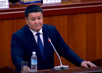 Талант Мамытов: «Сууга, жолго, элге бөлүнгөн акчадан жеген адамдардын бир күнү бир жеринен чыгат»