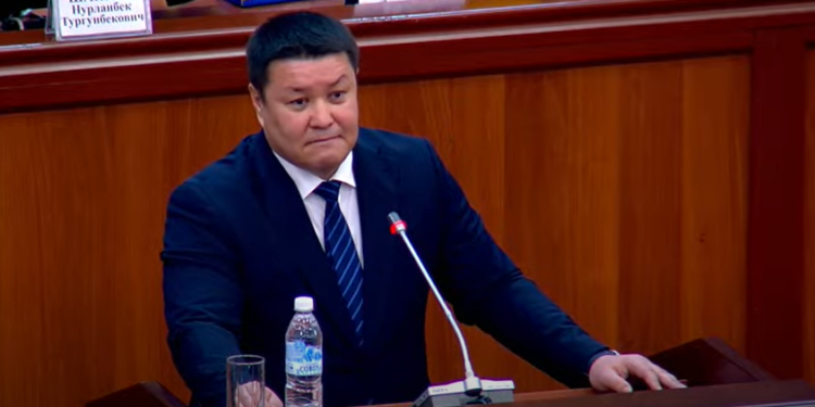 Талант Мамытов: «Сууга, жолго, элге бөлүнгөн акчадан жеген адамдардын бир күнү бир жеринен чыгат»