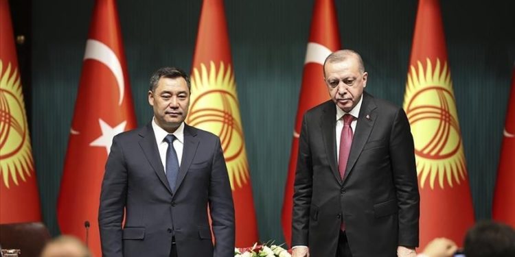 «Түркия бул оор күндөрдү кайраттуу басып өтөт». Жапаров Эрдоган менен телефон аркылуу сүйлөштү