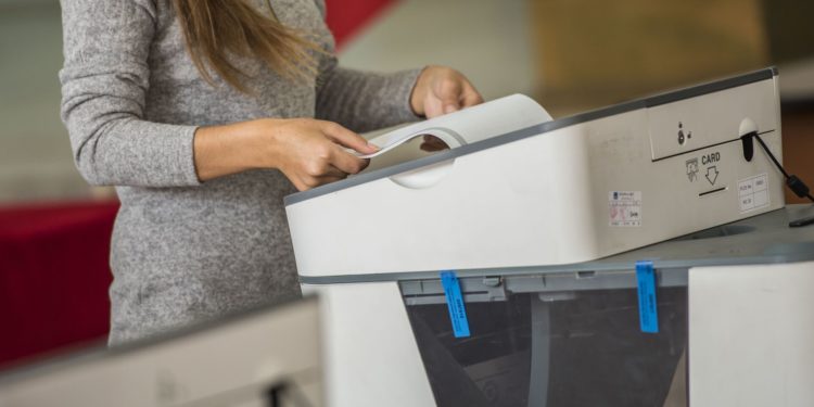 Абировдун мандатын тапшырышы. Ленин райондук округунда кайра шайлоо болот