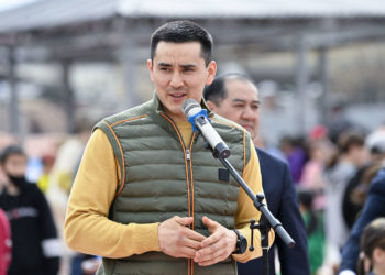 Депутат Жаныбек Абиров катышкан мушташтын видеосу тарады