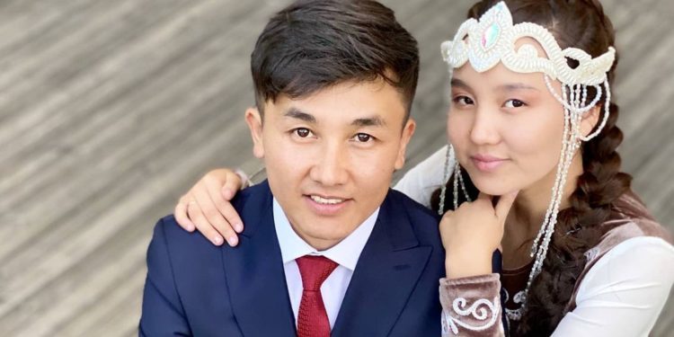 Актёр Сапар Сайназаров экинчи ирет ата болду