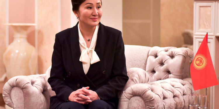 Айгүл Жапарова Кыргызстан Орусия менен болгон мамилени жогору баалайт деди