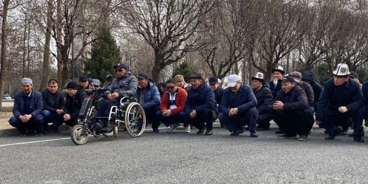 Апрель окуясында жабыркагандар президент Садыр Жапаровго кайрылды