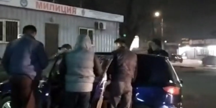 Бишкектеги унааны тинтүүгө алгандардын ким экени маалым болду
