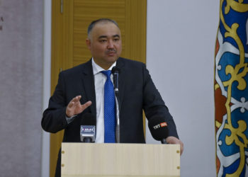 Нурланбек Шакиев: «Манас» университети коррупция жоктугу менен өзгөчөлөнөт»