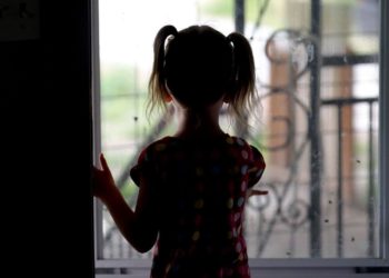 Өзгөндө 9 жаштагы кыздын зордукталышы. Кылмышка шектүү өспүрүм камакта калтырылды