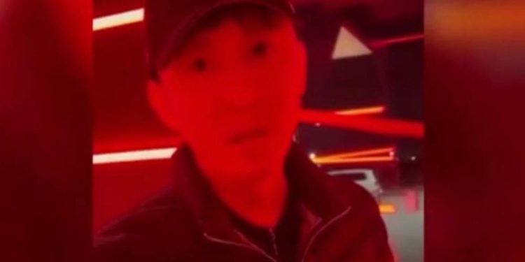 Депутат Эрулан Кокуловдун клубда тартылган видеосу тарап жатат