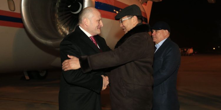 Кыргызстанга Орусиянын ӨКМ башчысы келди (сүрөт)