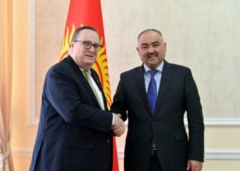Төрага Нурланбек Шакиев АКШнын Кыргызстандагы элчиси Лесли Вигерини кабыл алды
