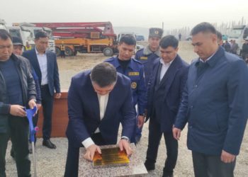 Сузакта төрөт үйү курулат. Анын капсуласын Ташиев салды