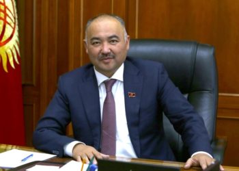 «Энелерге көч баштатып, кызды дайым төргө олтургузган». Нурланбек Шакиев Аялдардын эл аралык күнү менен куттуктады