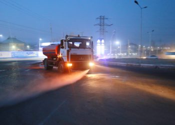 Ошто жаздын биринчи күнүн көчөлөргө суу чачуу менен башташты