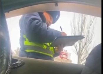 «1000 сом келе давай». Бишкекте патрулдук милиция иштен айдалды