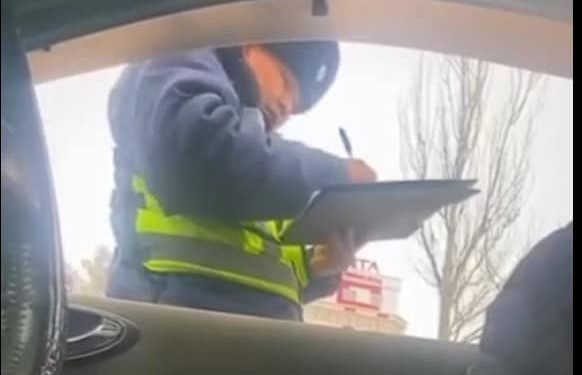 «1000 сом келе давай». Бишкекте патрулдук милиция иштен айдалды