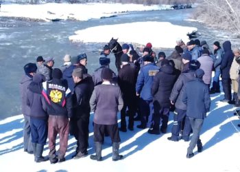 Чаткалда изделип жаткан жарандын жансыз денеси дарыядан табылды (сүрөт)