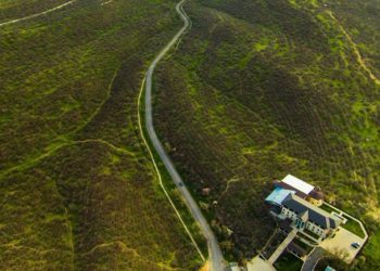 Жалал-Абад шаарынын бийиктиктен көрүнүшү (сүрөт)