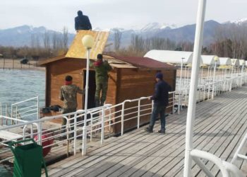 Ысык-Көлдүн жээгине салынган мончо бузулду (сүрөт)