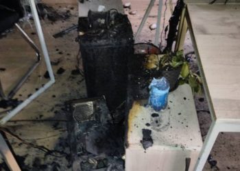 Бишкектеги базарда жайгашкан мечиттен өрт чыгып, 4 контейнер күйүп кетти