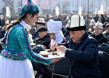 Нурланбек Шакиев: «Айдаган аштыгыбыз өнүп, байлаган малыбыз көбөйсүн!»