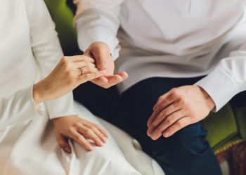 Кыргызстанда кыздар 20-29 жашта үй-бүлө курууга басым жасары маалым болду