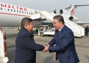 «Кучак толо роза менен тосуп». Акылбек Жапаров Өзбекстанга барды