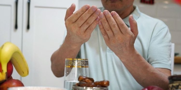 Муфтияттын өкүлү: «Оозду кечиктирип ачуу – күнөө»