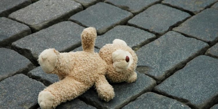 TikTok тартабыз деп зордукталып, төрөгөн кыз. Шектүү камакка алына элек