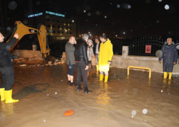 Түркияда нөшөрдөн улам сел жүрдү. Каза болгондор бар (видео)