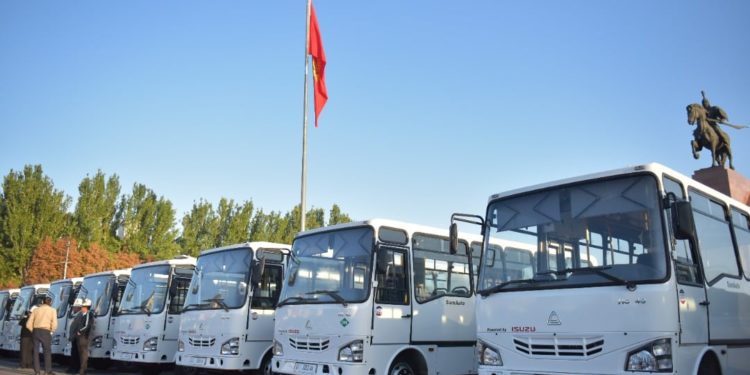Бишкек мэри Өзбекстандан келген автобустар тууралуу: «Алар ыңгайсыз»